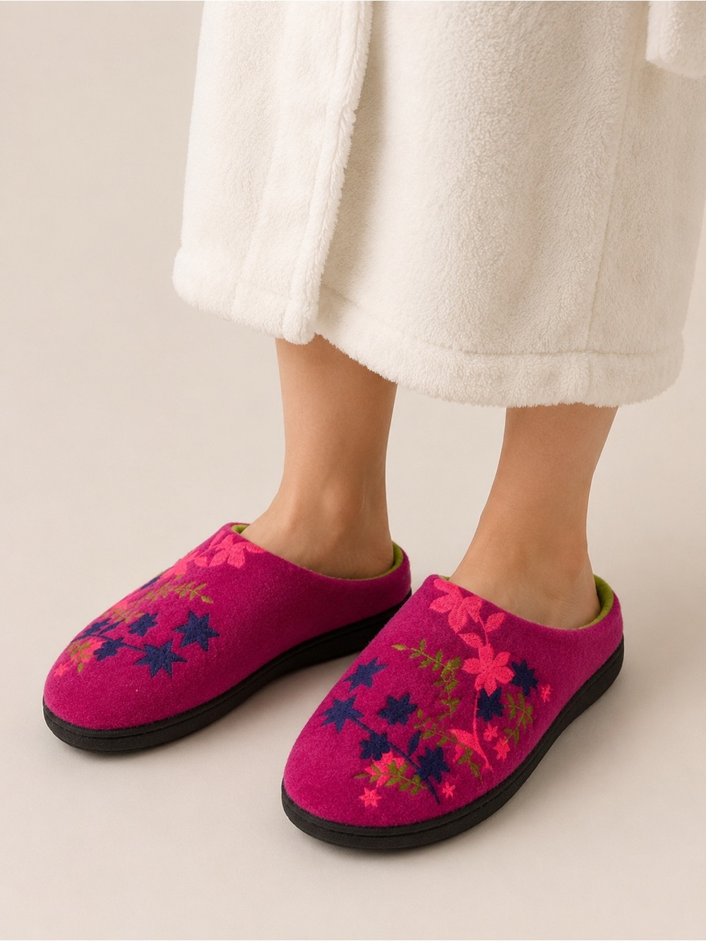 Acorn Women’s Embroidered Boiled Wool Mule Slippers Pink Floral Size 9.5-10.5
